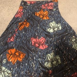 Lularoe skirt size small